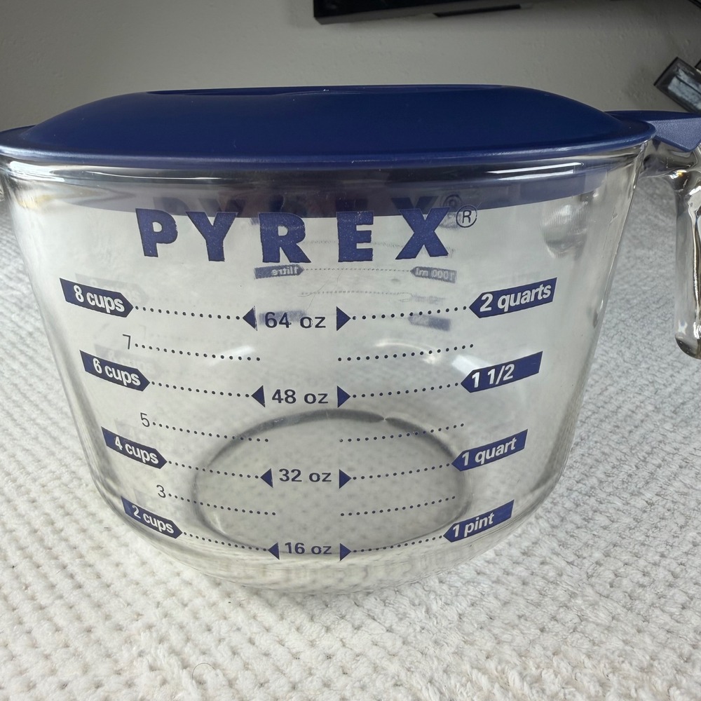 Pyrex 8 Cup 2 Quart Glass Measuring Cup with Blue Lid Clear Large Mixing Bowl